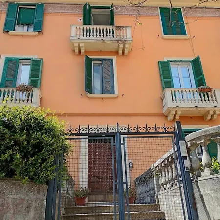 Alimena Retro Bed & Breakfast