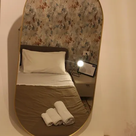 Bed & Breakfast Alimena Retro 4*
